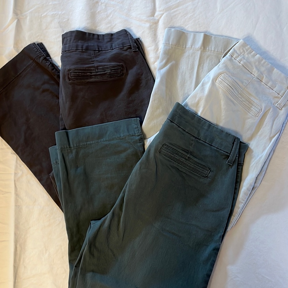 NYDJ Chino Capri's Size 6 in Tan, Green & Brown EUC Lot of 3 pairs